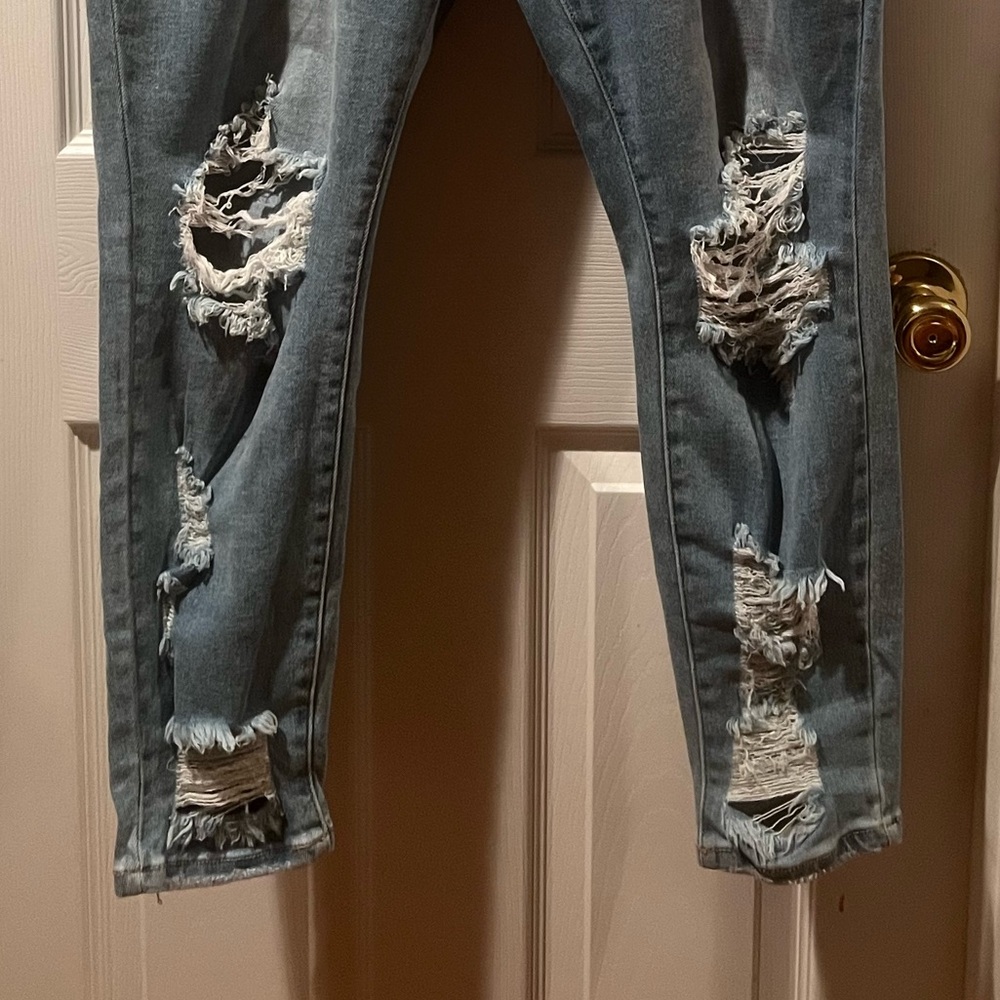 Distressed Jeans - Picture 4 of 4
